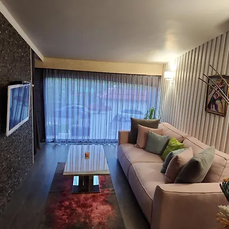 Grande Deluxe Apartment *